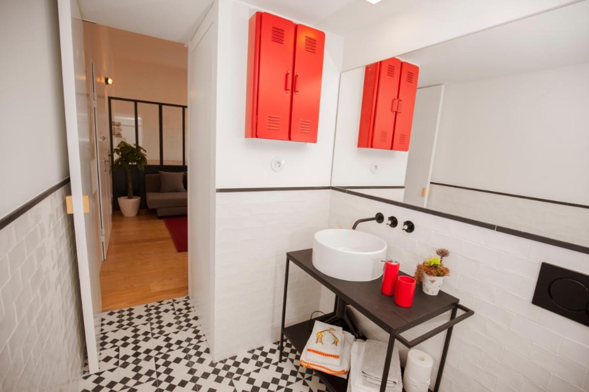 Апартаменты Get Lights And Books In A Flat Порту Экстерьер фото